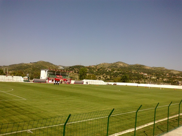 Stadiumi Adush Muca